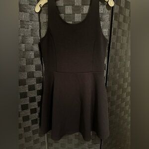 Elegant Black Sleeveless Dress